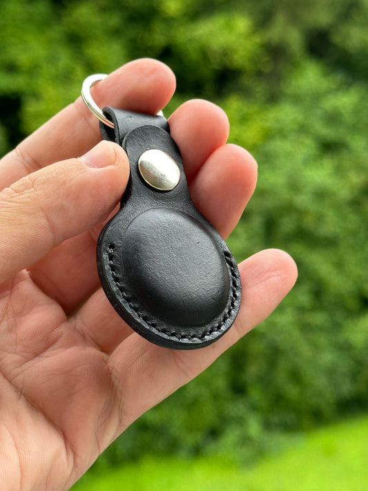 Handgefertigtes AirTag Etui aus Leder